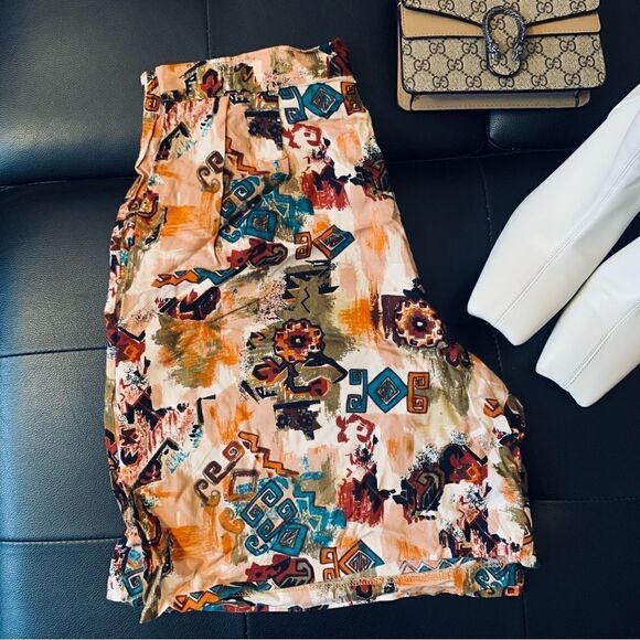 VINTAGE SHORTS - Picture 1 of 13